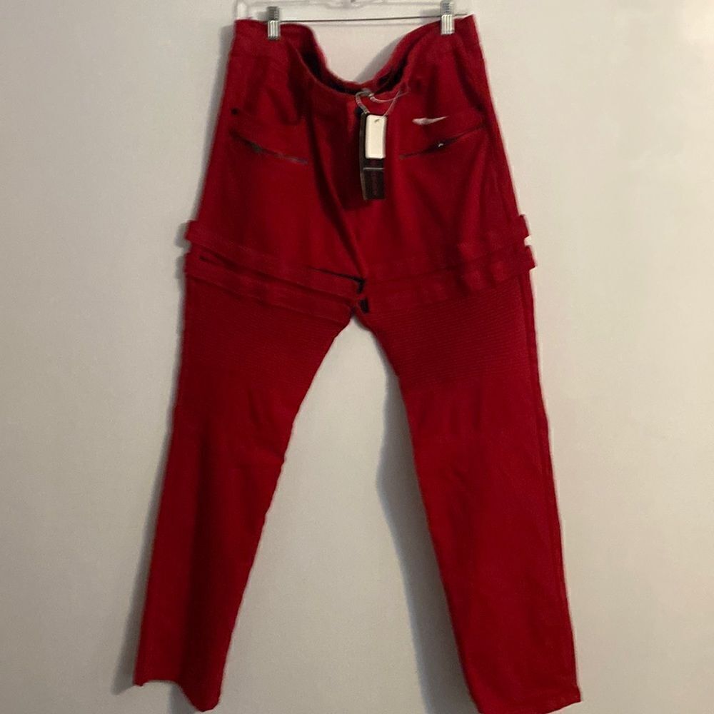 CR 24 Red denim with front and back pockets, size 38/32